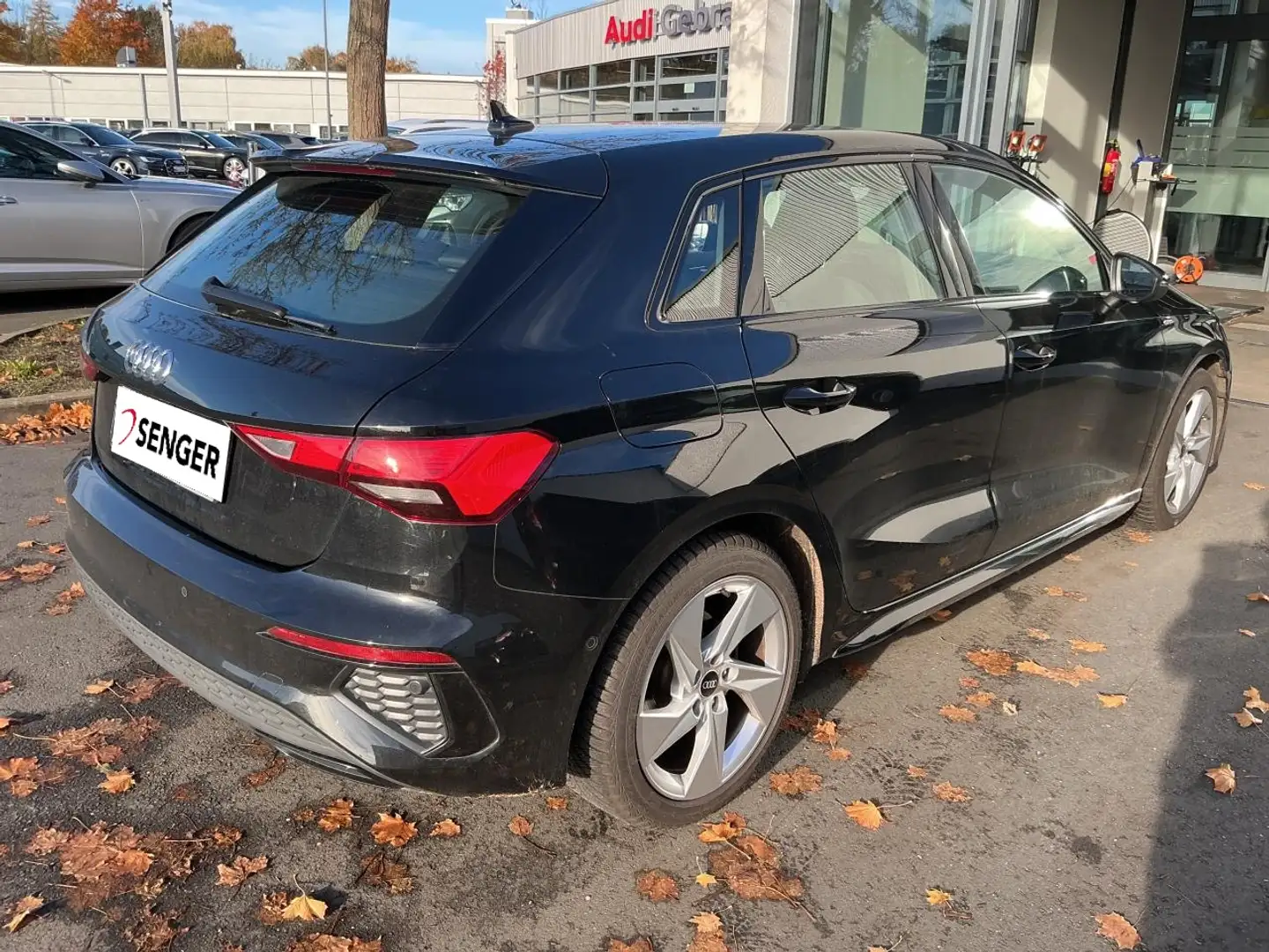 Audi A3 35 TFSI S line Nav PDC Standhzg Noir - 2