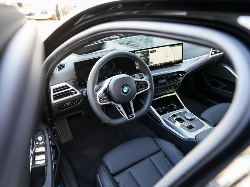 BMW 330 d xDrive Tour M-Sport 19 AHK eSitze PANO HuD — photo 4