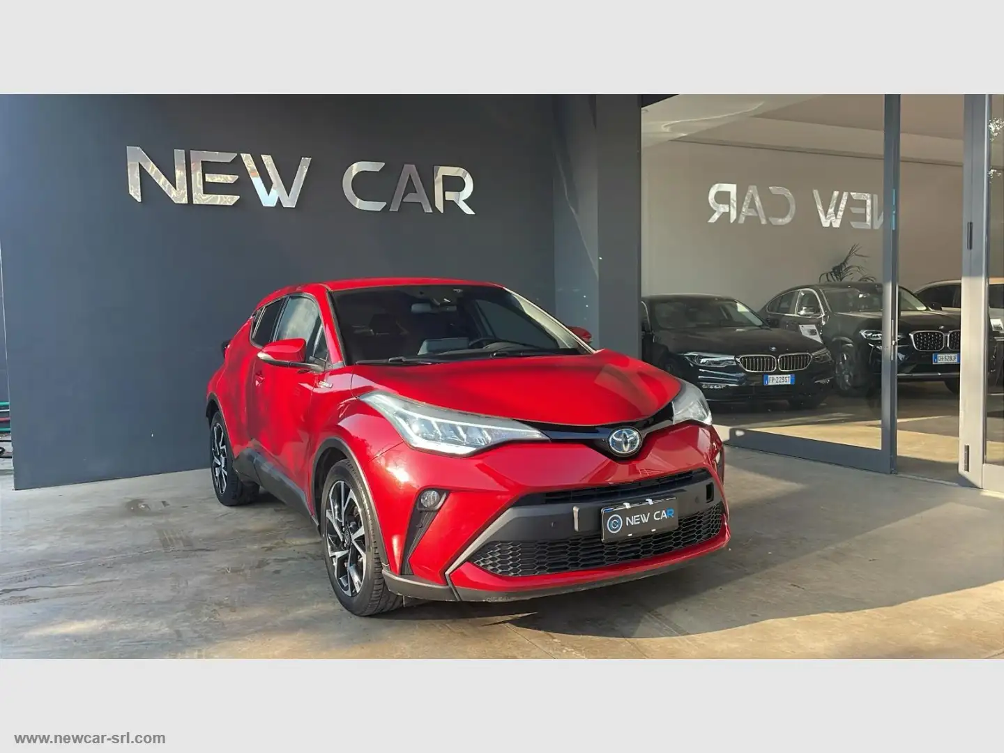 Toyota C-HR 2.0 Hybrid E-CVT Morebusiness Rouge - 2