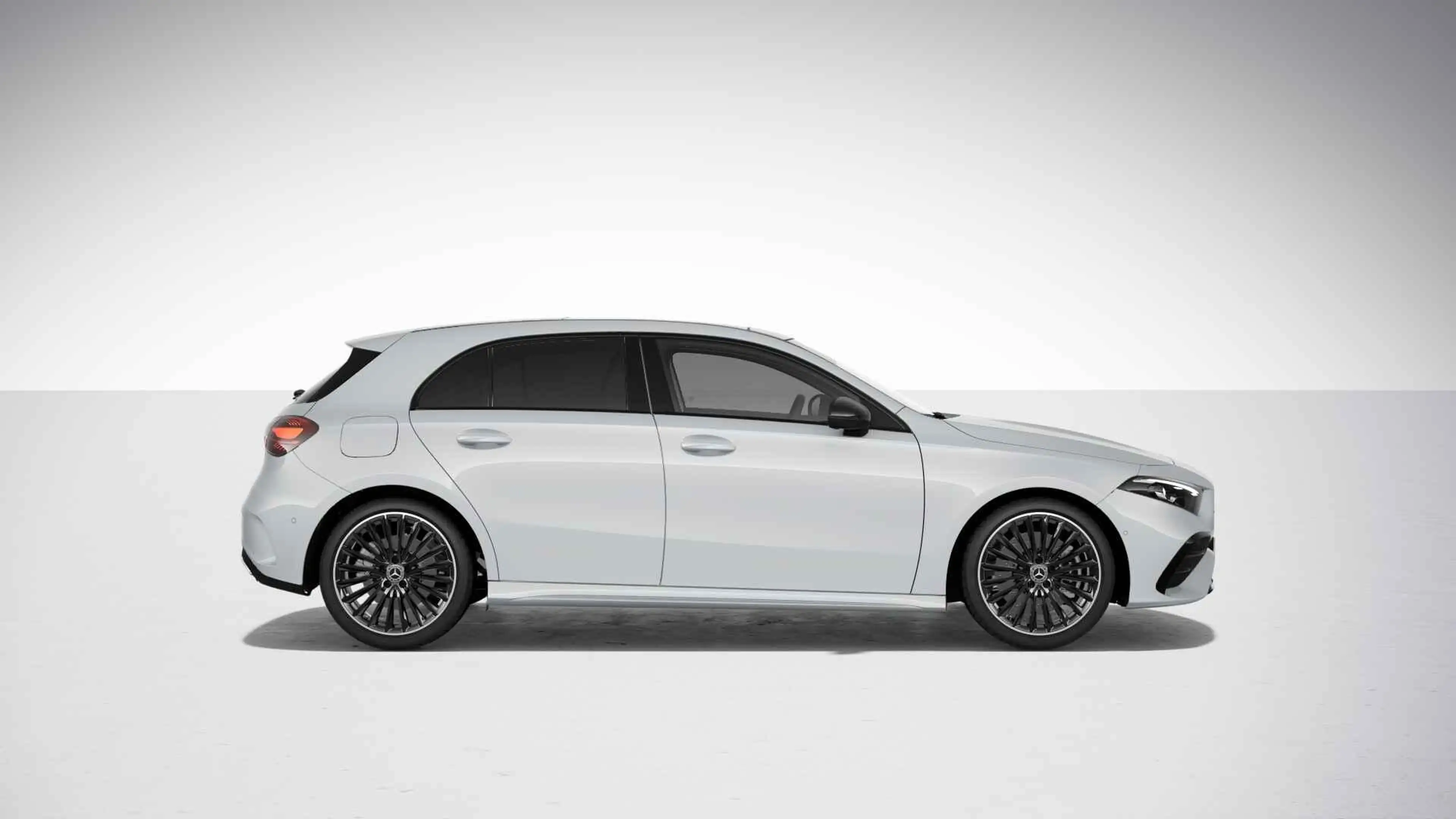 Mercedes-Benz A 250 e AMG Line | Night | Multispaaks velgen | Panorama — photo 3