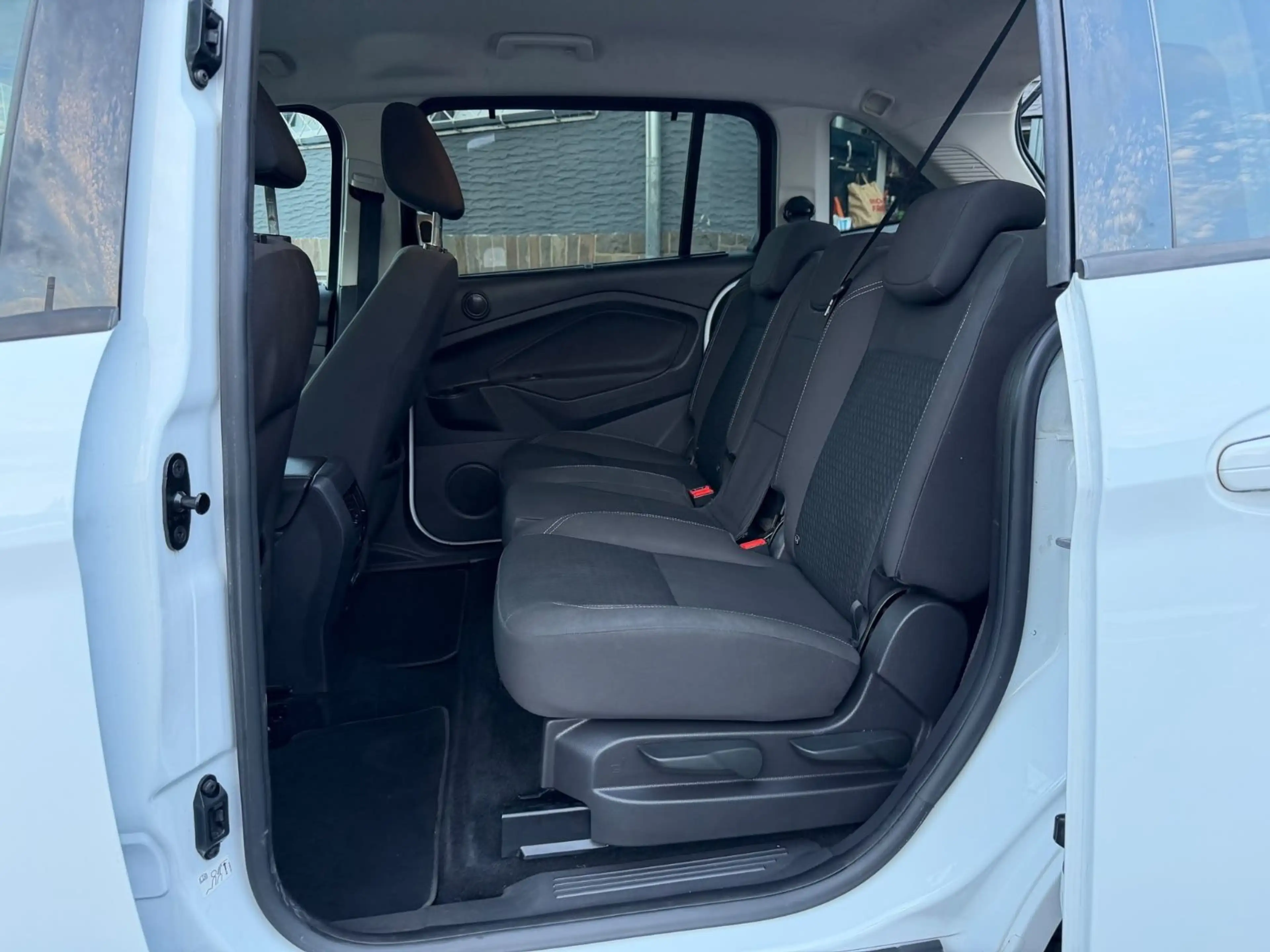 Ford Grand C-Max Grand C-MAX Cool & Connect 7Sitzer*Navi*Kamera* — photo 11