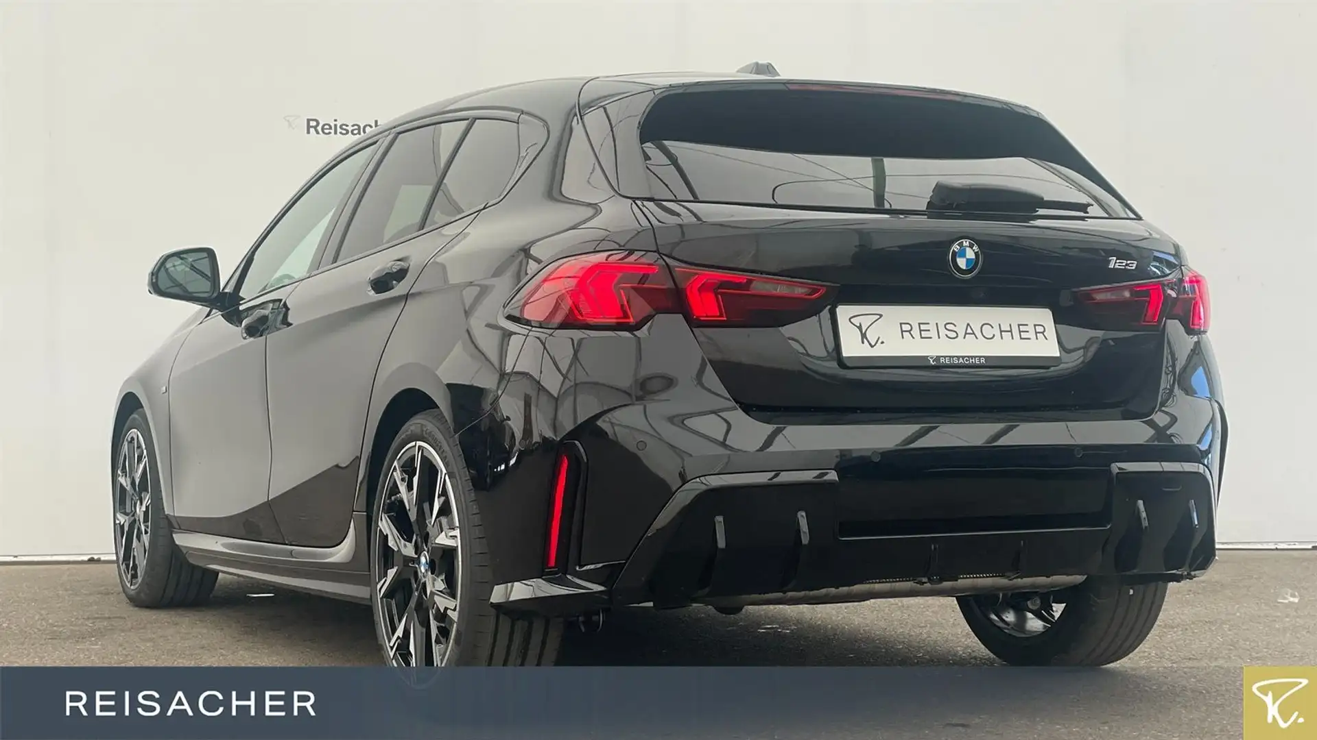BMW 123 A xDrive M-Sport,AHK,DA+ Schwarz - 2