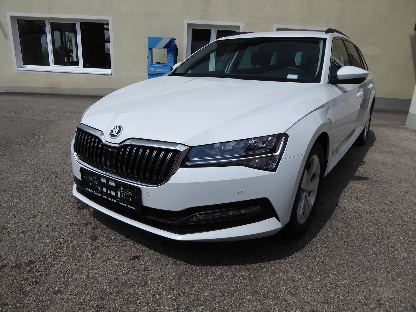 Skoda Superb Kombi 2,0 TDI Ambition DSG Weiß - 1