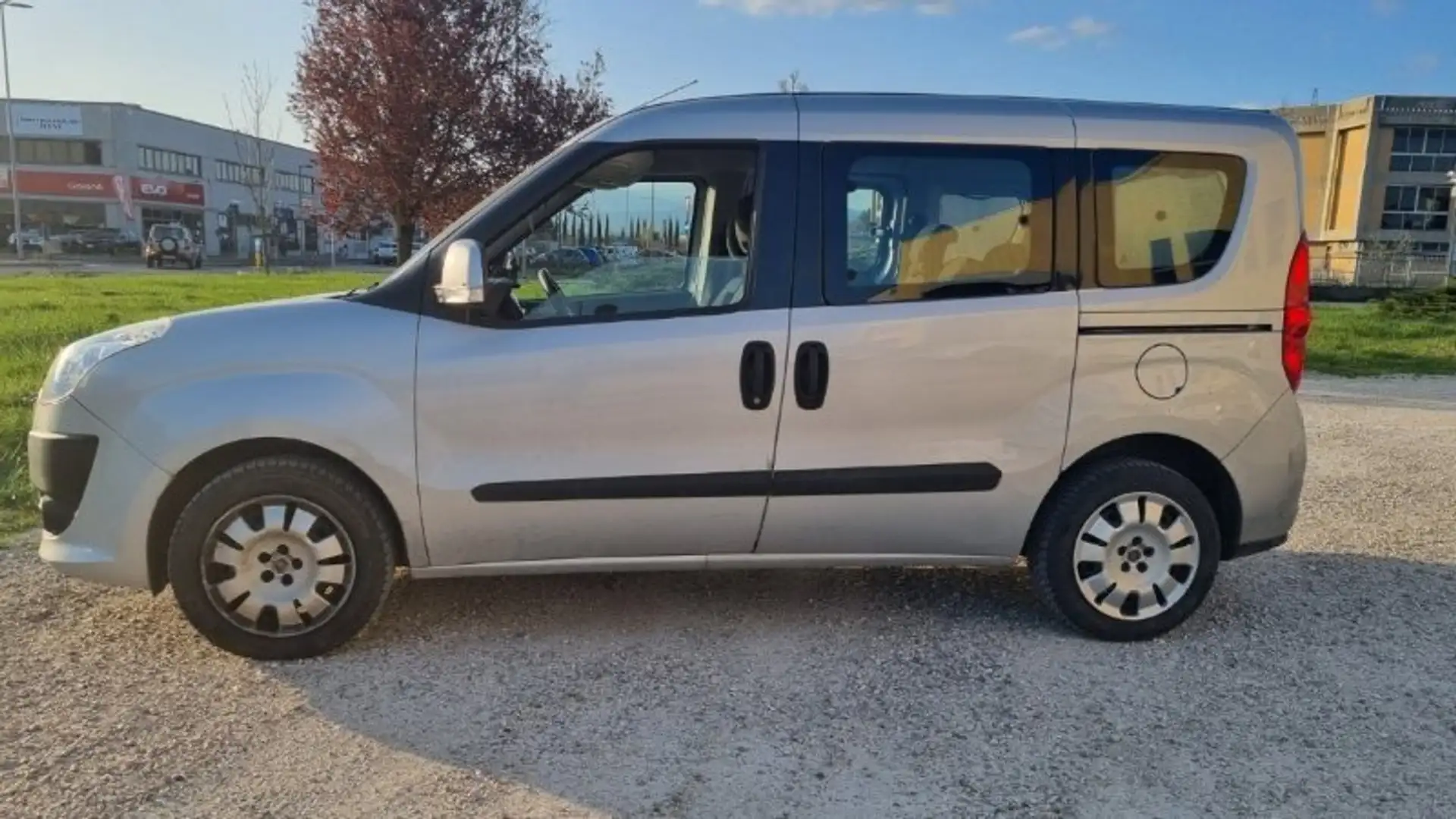 Fiat Doblo Doblo+II+20101.4+tjt+natural+power+MyLife+120cv Stříbrná - 2