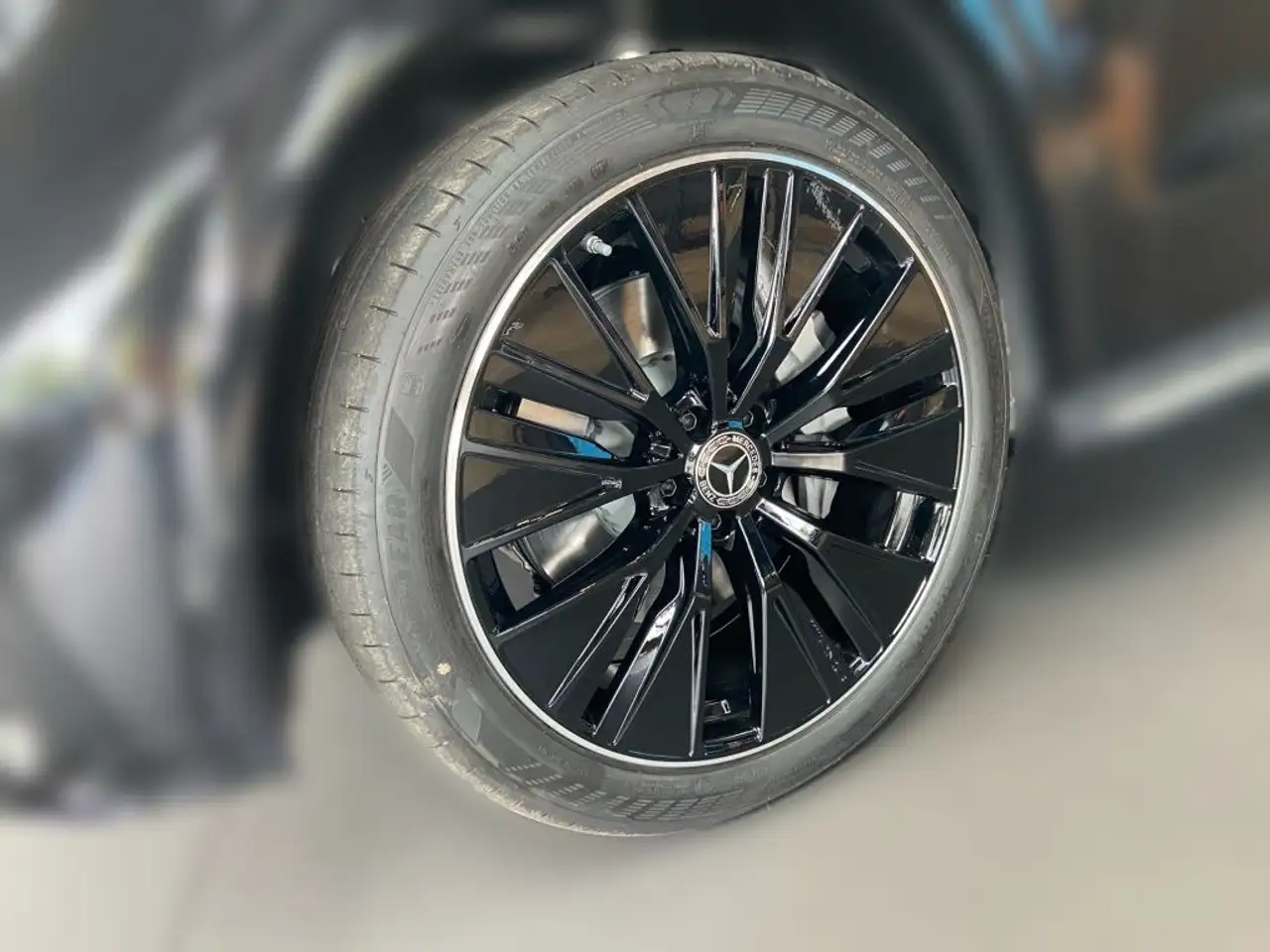 Mercedes-Benz GLC 400 4M EQ AMG+NightP+AHK+SkyControl+Hyperscr 4