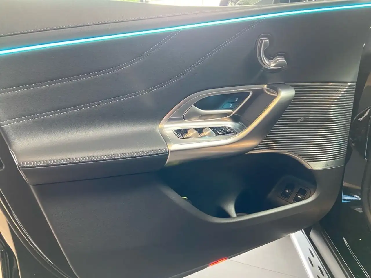 Mercedes-Benz GLC 400 4M EQ AMG+NightP+AHK+SkyControl+Hyperscr 6