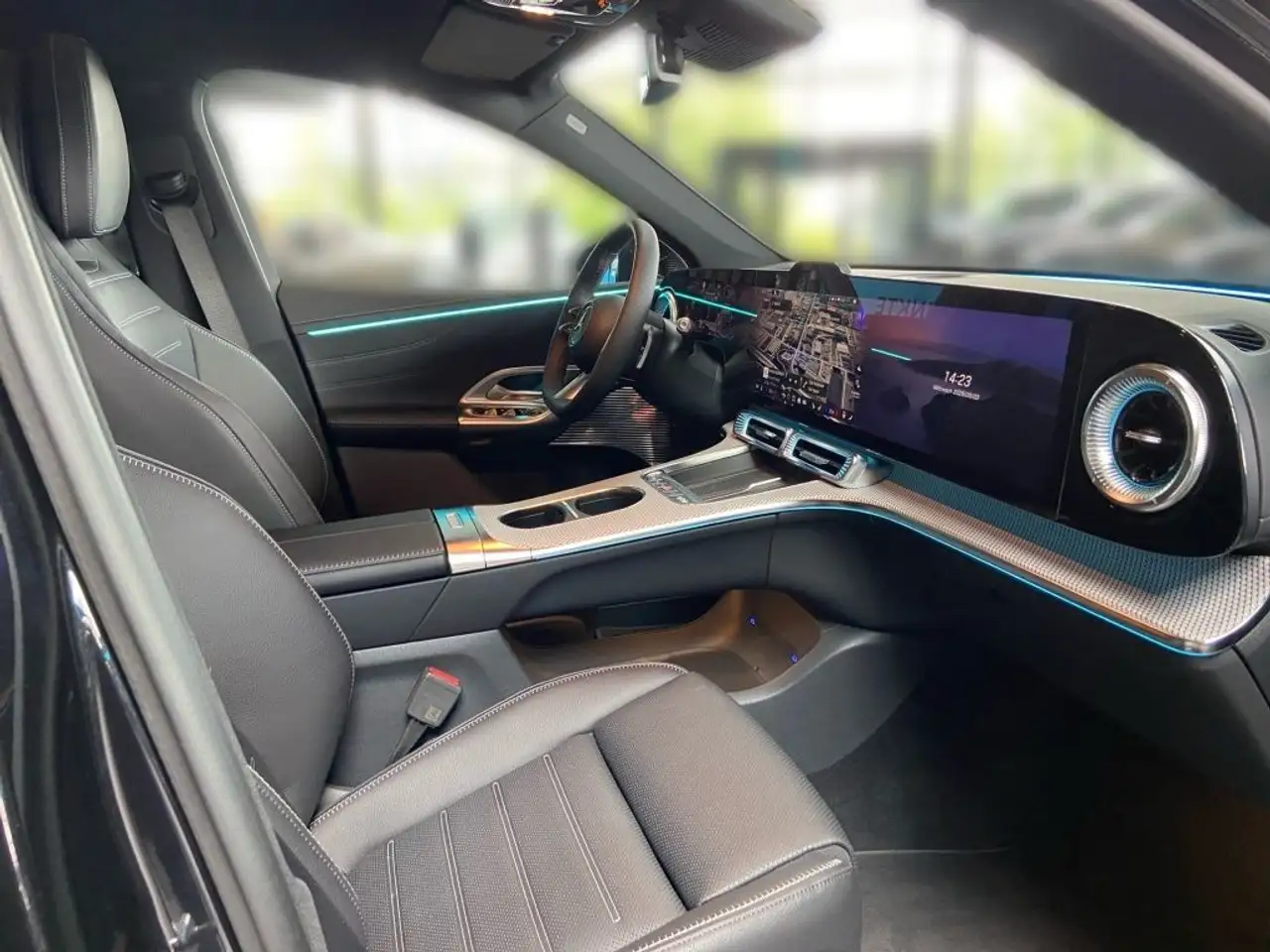 Mercedes-Benz GLC 400 4M EQ AMG+NightP+AHK+SkyControl+Hyperscr 16