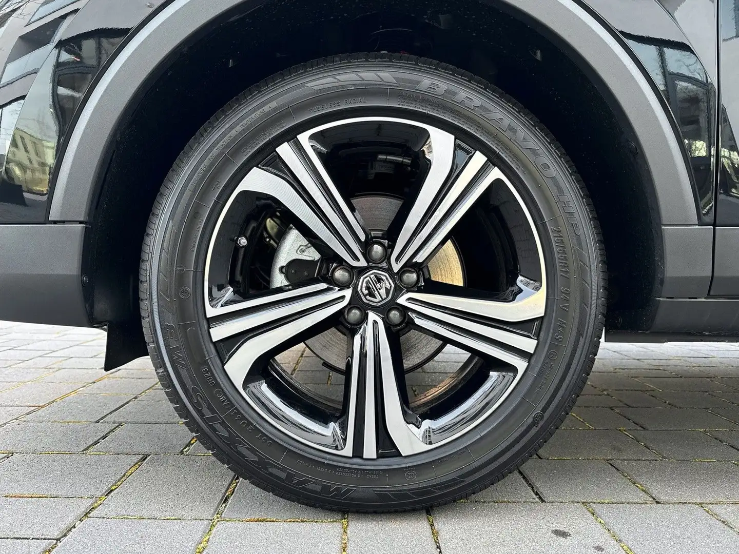 MG ZS Benzin/1,5L Comfort LED Schwarz - 2