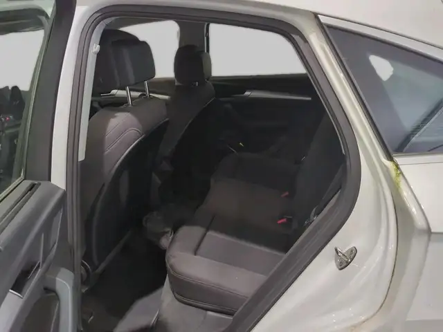 Audi Q5 view 14