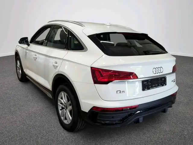 Audi Q5 view 5
