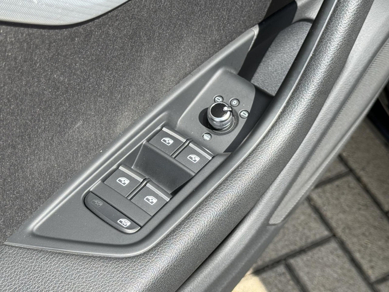Audi A4 Avant 2.0 TFSI sport 6-Gang LED, AHK, NAV,SHZ — photo 11