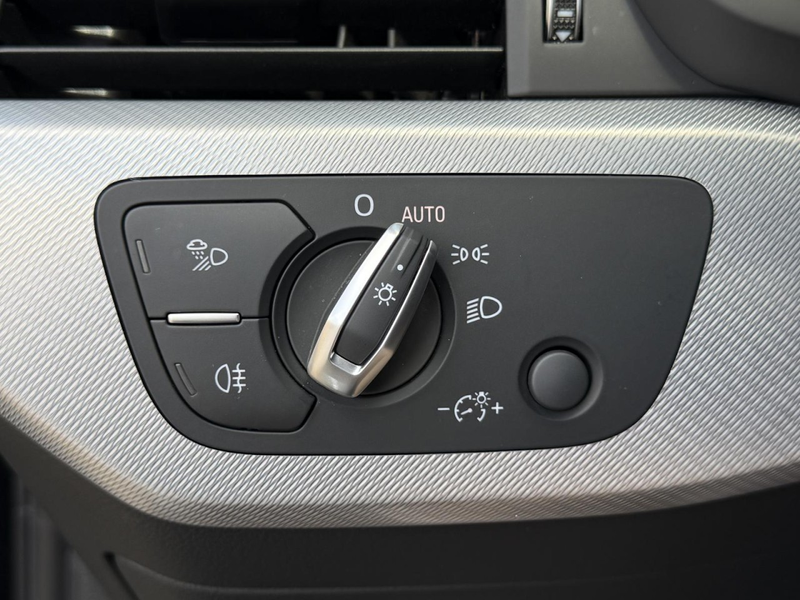 Audi A4 Avant 2.0 TFSI sport 6-Gang LED, AHK, NAV,SHZ — photo 13