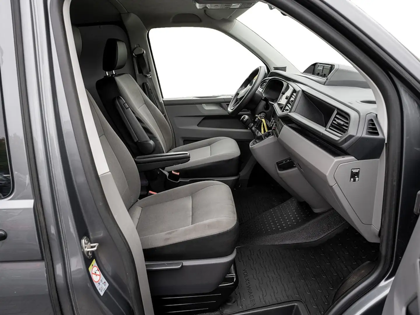 Volkswagen T6.1 Kasten 2.0 TDI LR 4MOTION  AHK STHZG LED Grau - 2