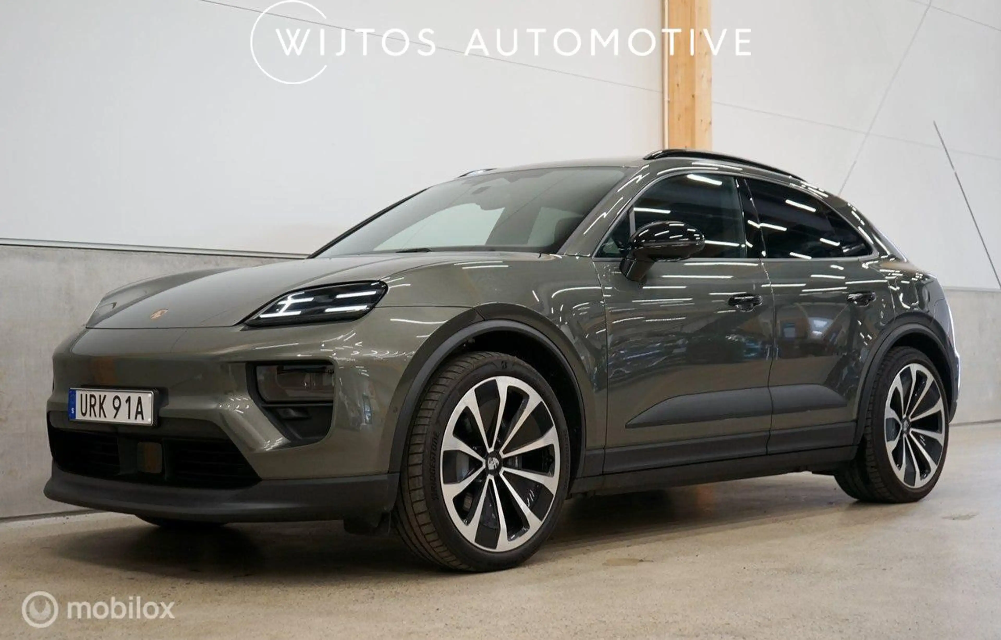 Porsche Macan 4 100 kWh, Pano, Bose, Leer, 22 inch, trekhaak