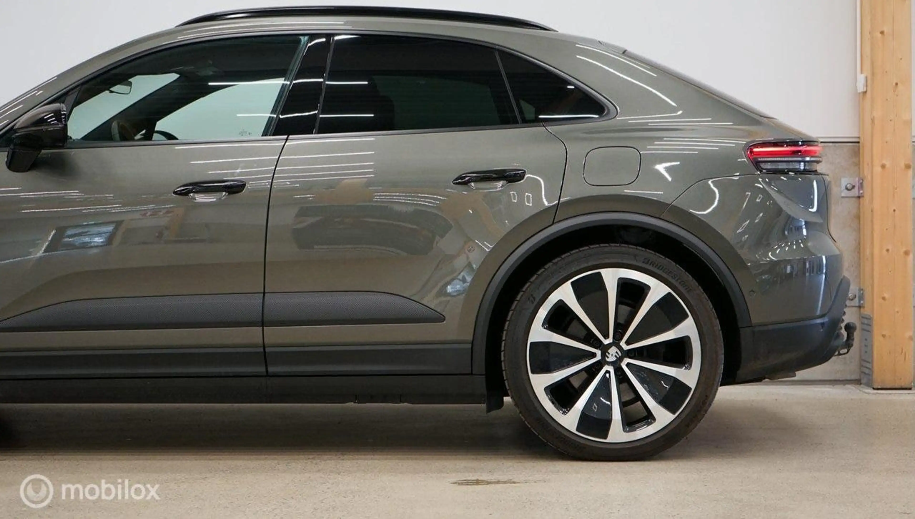 Porsche Macan 4 100 kWh, Pano, Bose, Leer, 22 inch, trekhaak — photo 8