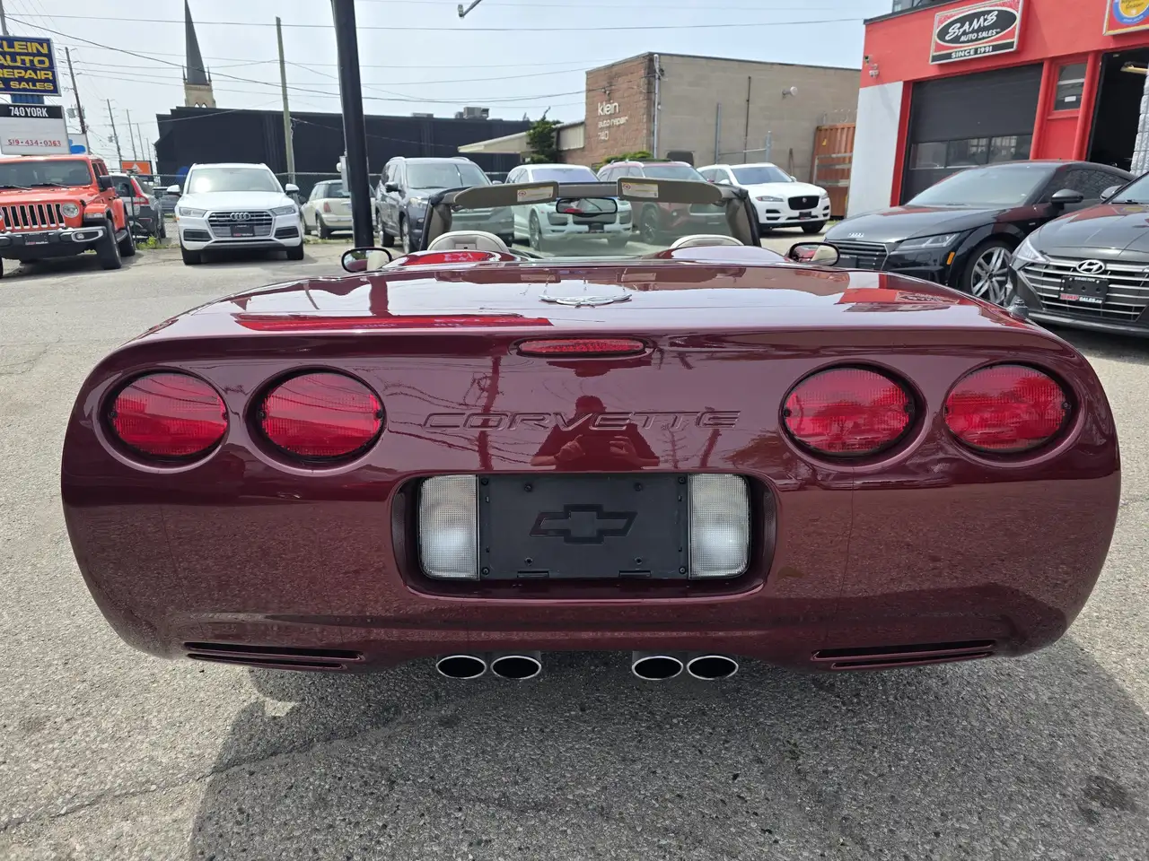 Chevrolet Corvette снимка Chevrolet Corvette
