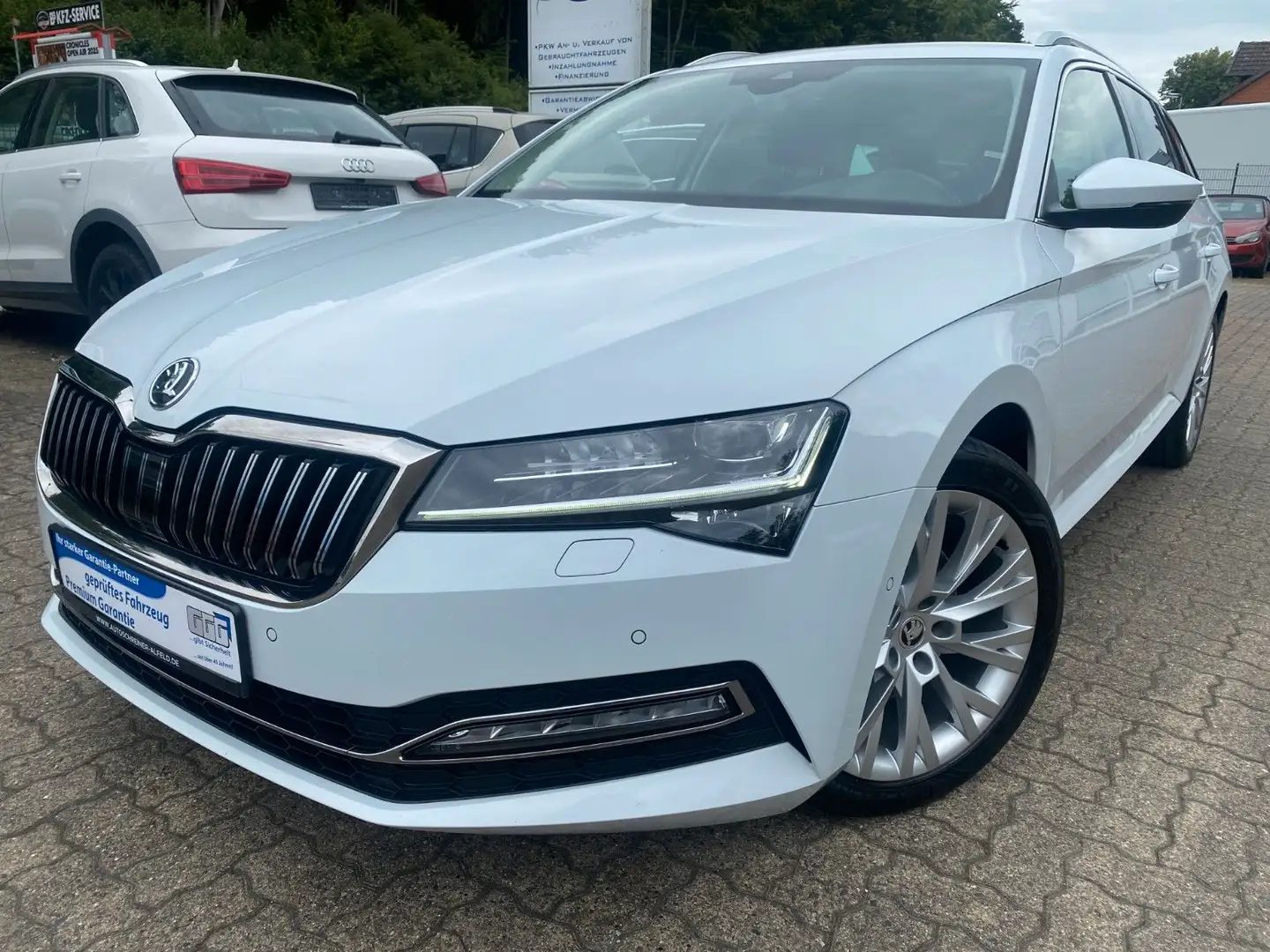 Skoda Superb Combi Style AUTOMATIK KAMERA TEMPOMAT SHZ Bianco - 1