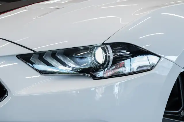 Ford Mustang view 4