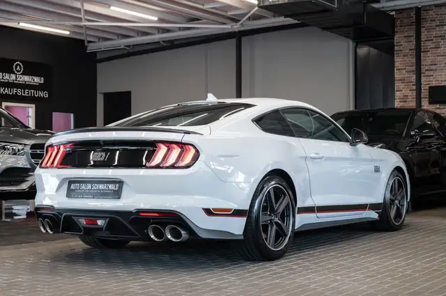 Ford Mustang view 7