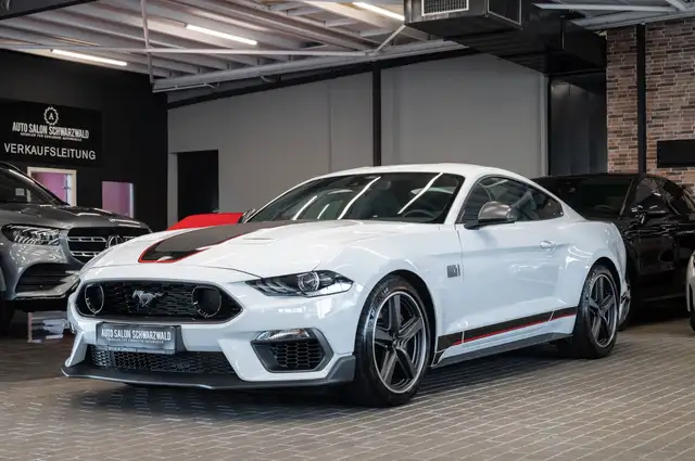 Ford Mustang view 2