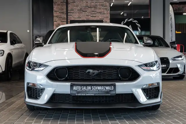 Ford Mustang view 5