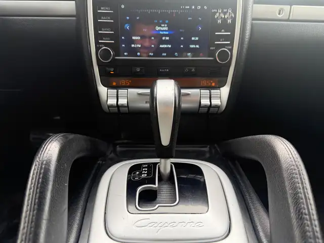 Porsche Cayenne view 13