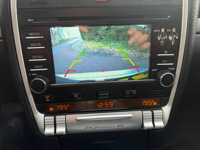 Porsche Cayenne view 18