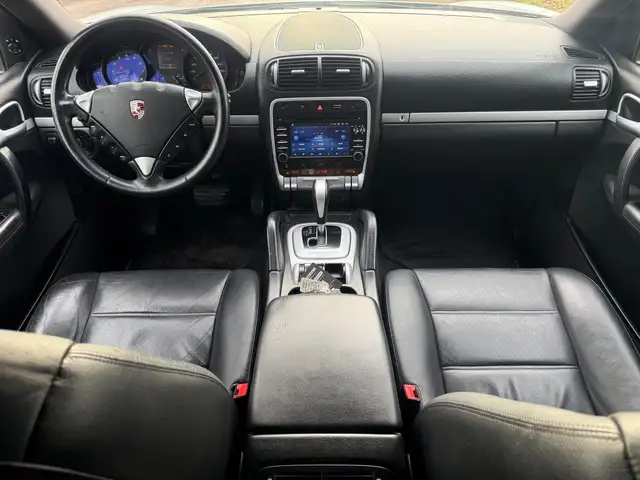 Porsche Cayenne view 10