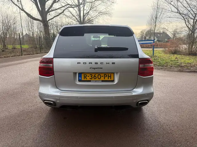 Porsche Cayenne view 5