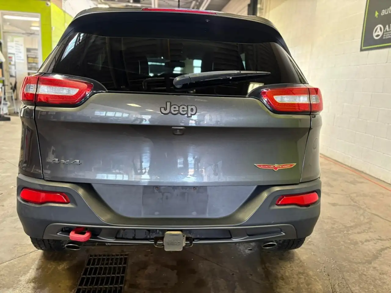 Jeep Cherokee снимка Jeep Cherokee