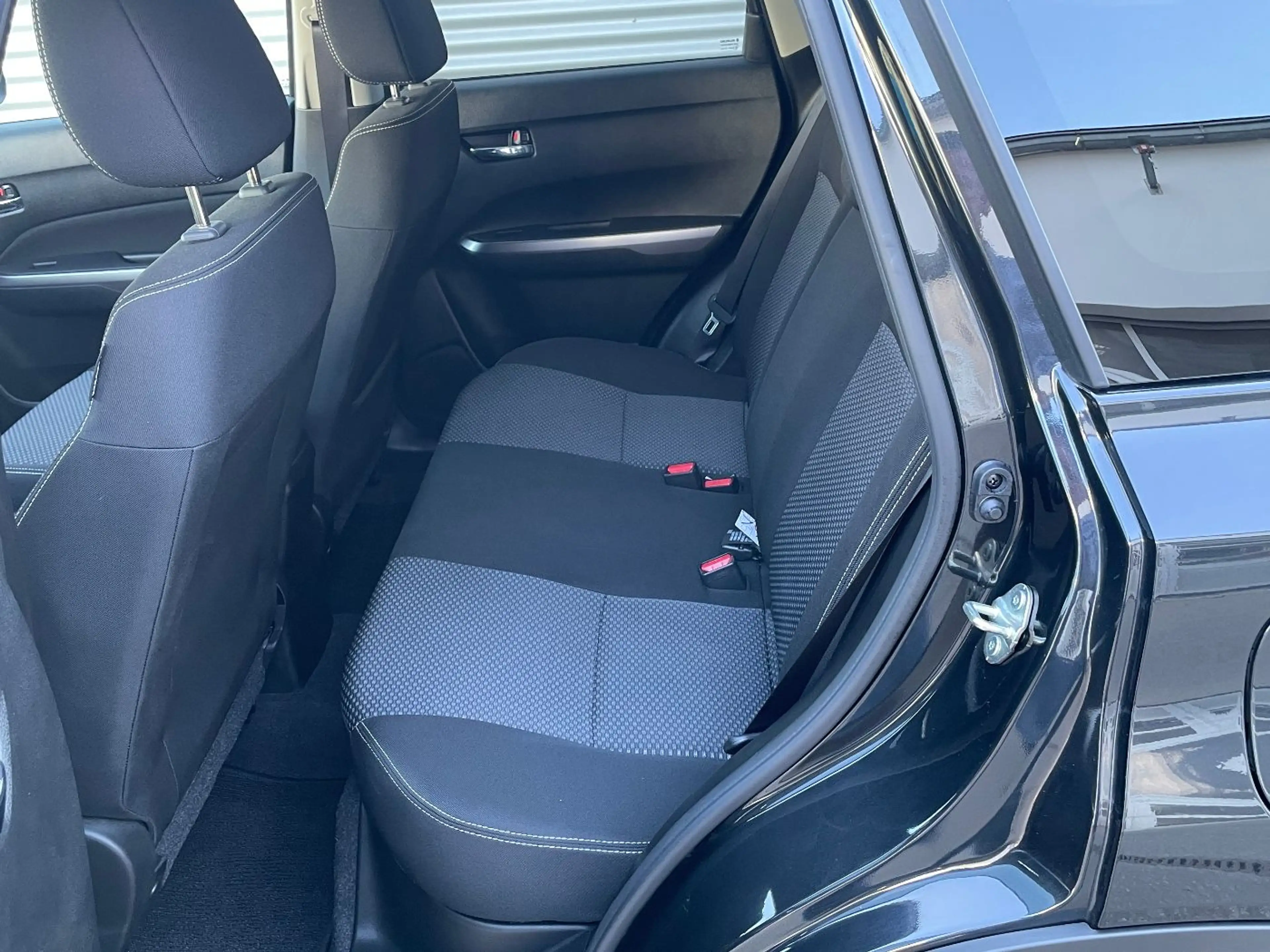 Suzuki Vitara Comfort Navi Kamera LED SHZ Alarm SHZ — photo 19