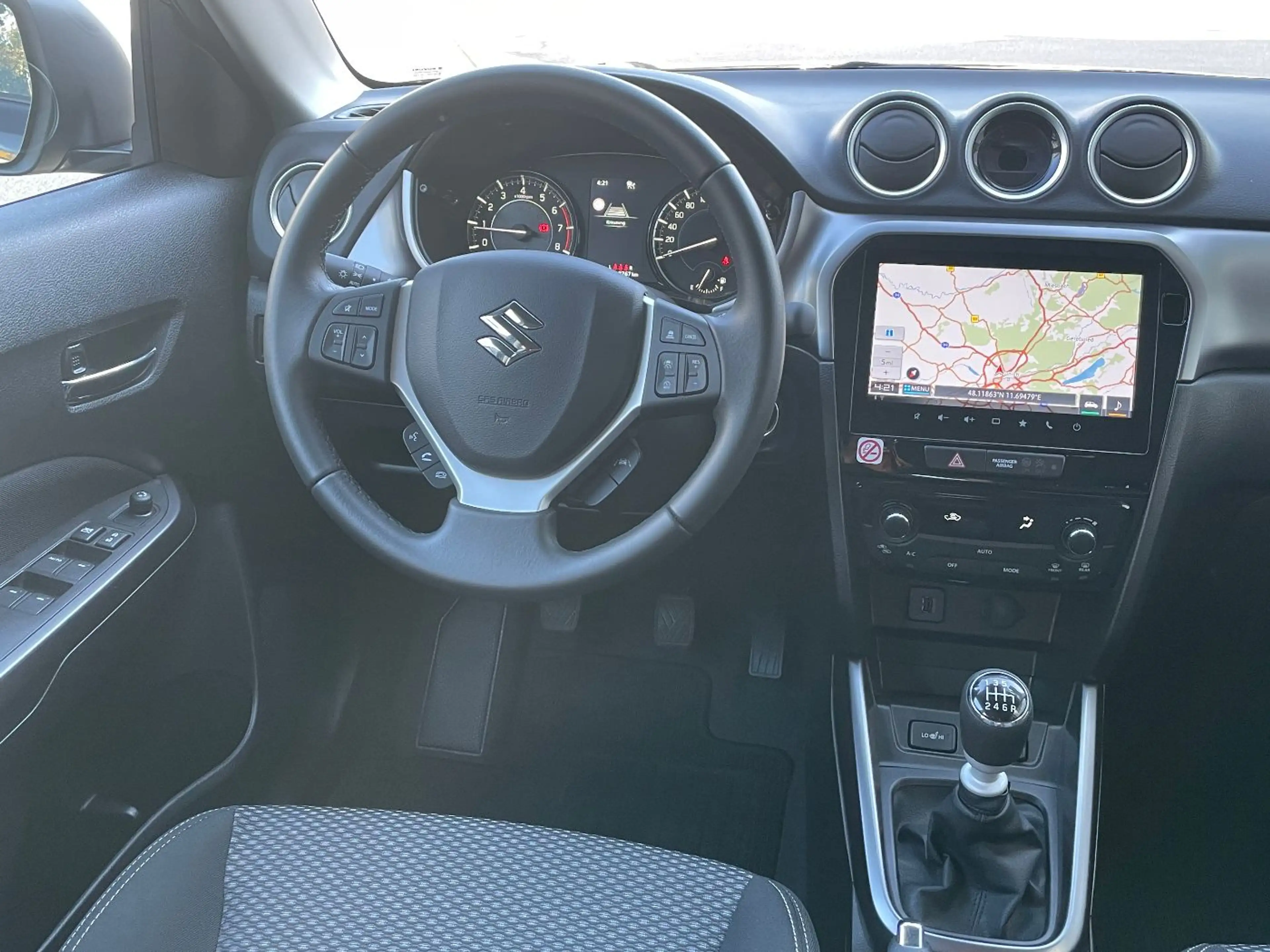 Suzuki Vitara Comfort Navi Kamera LED SHZ Alarm SHZ — photo 20