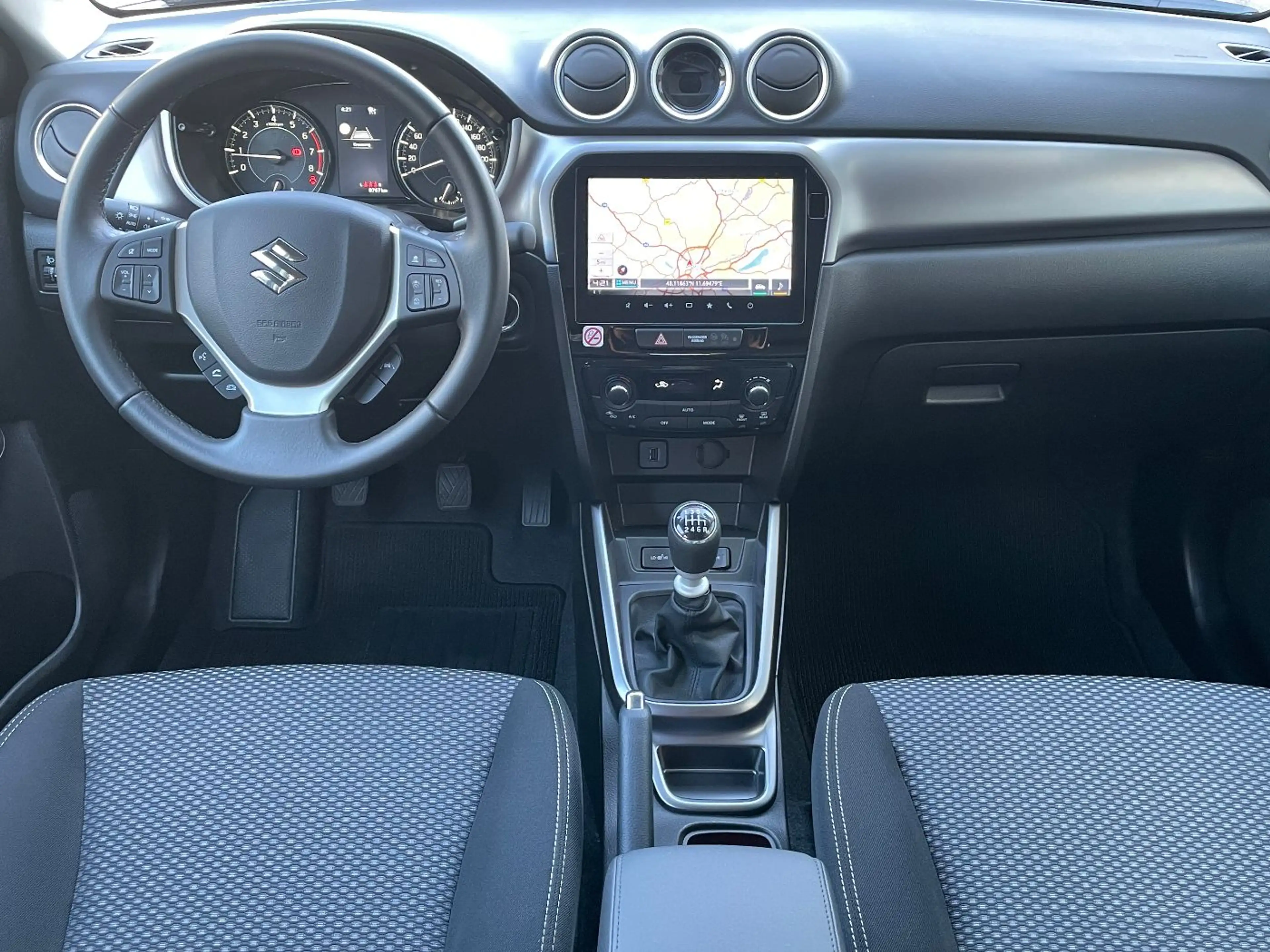 Suzuki Vitara Comfort Navi Kamera LED SHZ Alarm SHZ — photo 8