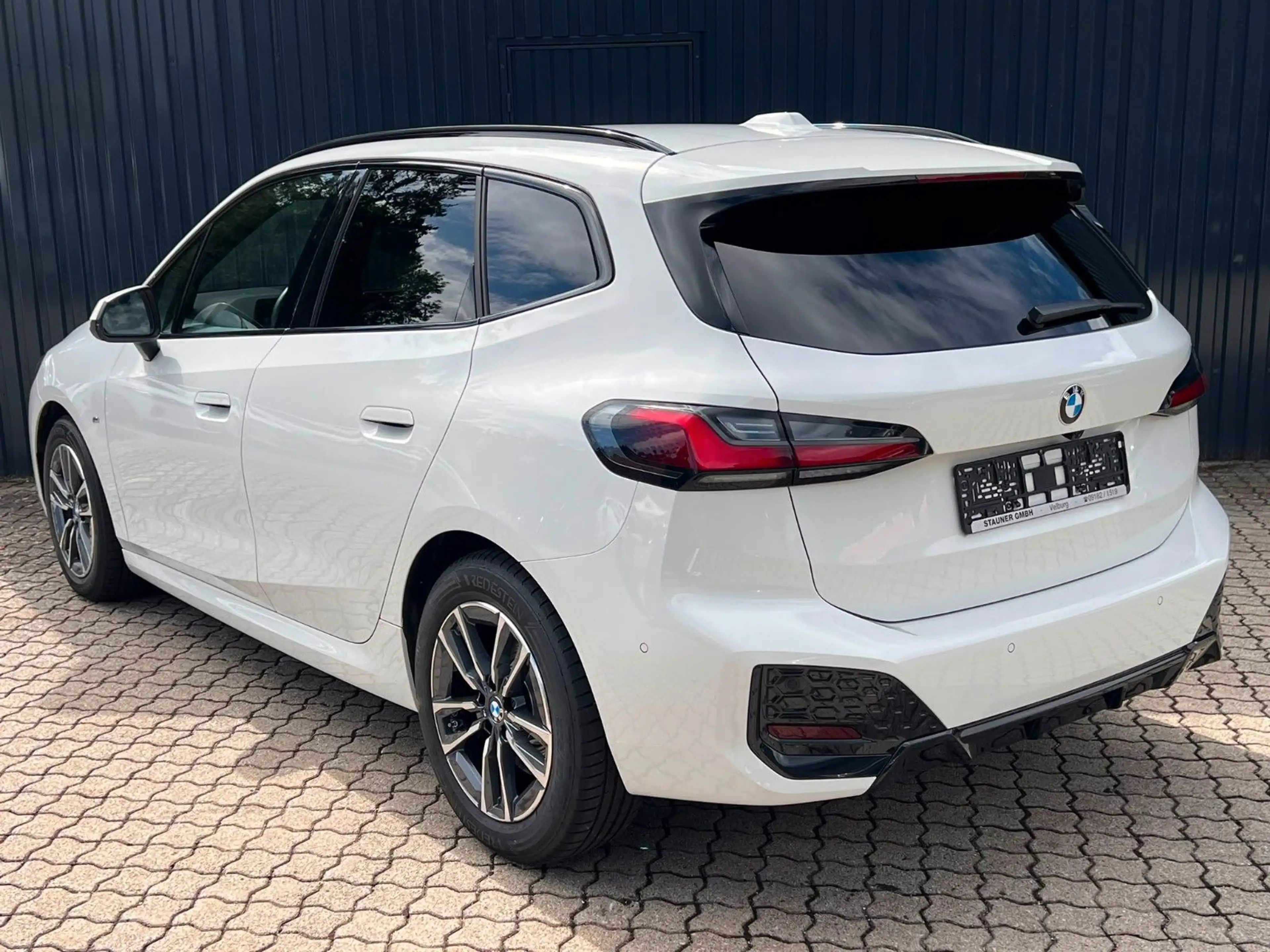 BMW 218 i Active Tourer M SPORT /getöntScheib/AdapLED — photo 8