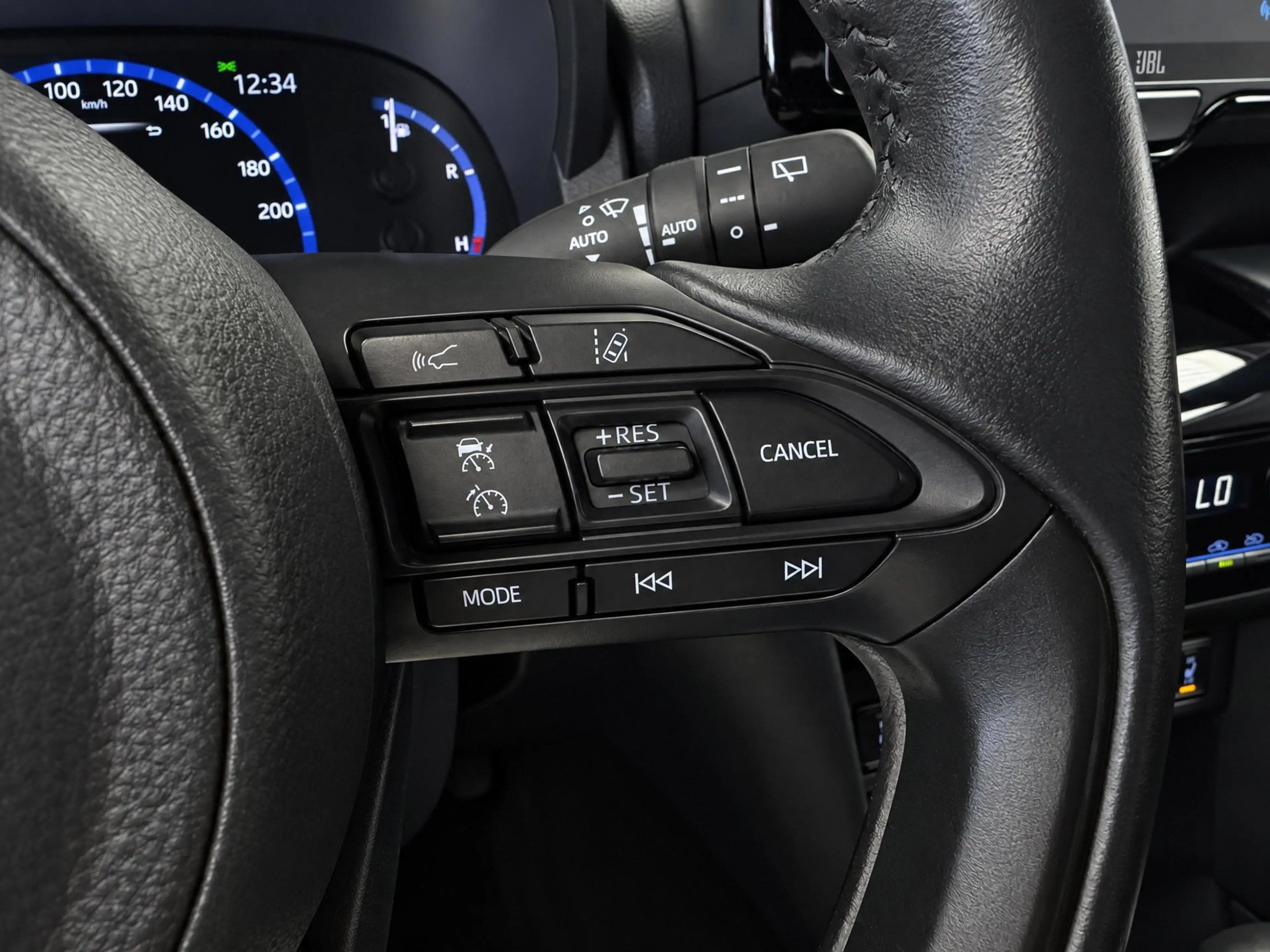 Toyota Yaris Cross 1.5 Hybrid Adventure |HUD|NAP| — photo 23