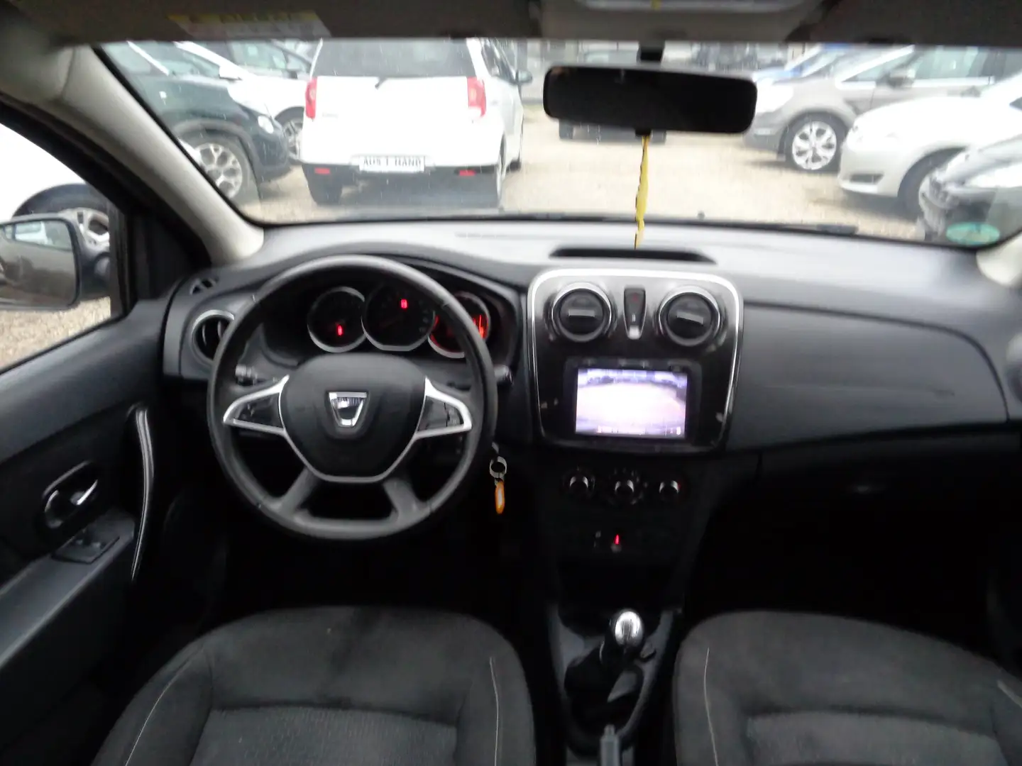 Dacia Sandero Essentiel - !!1.HAND !! Braun - 2