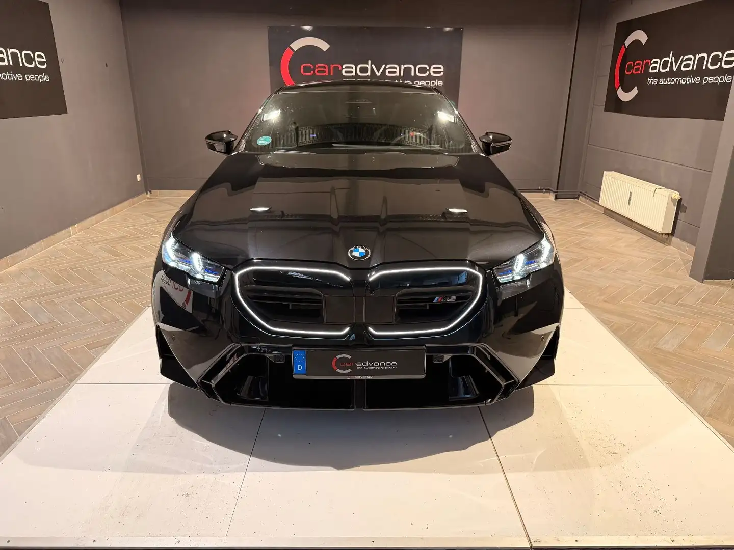 BMW M5 Limousine Schwarz - 1