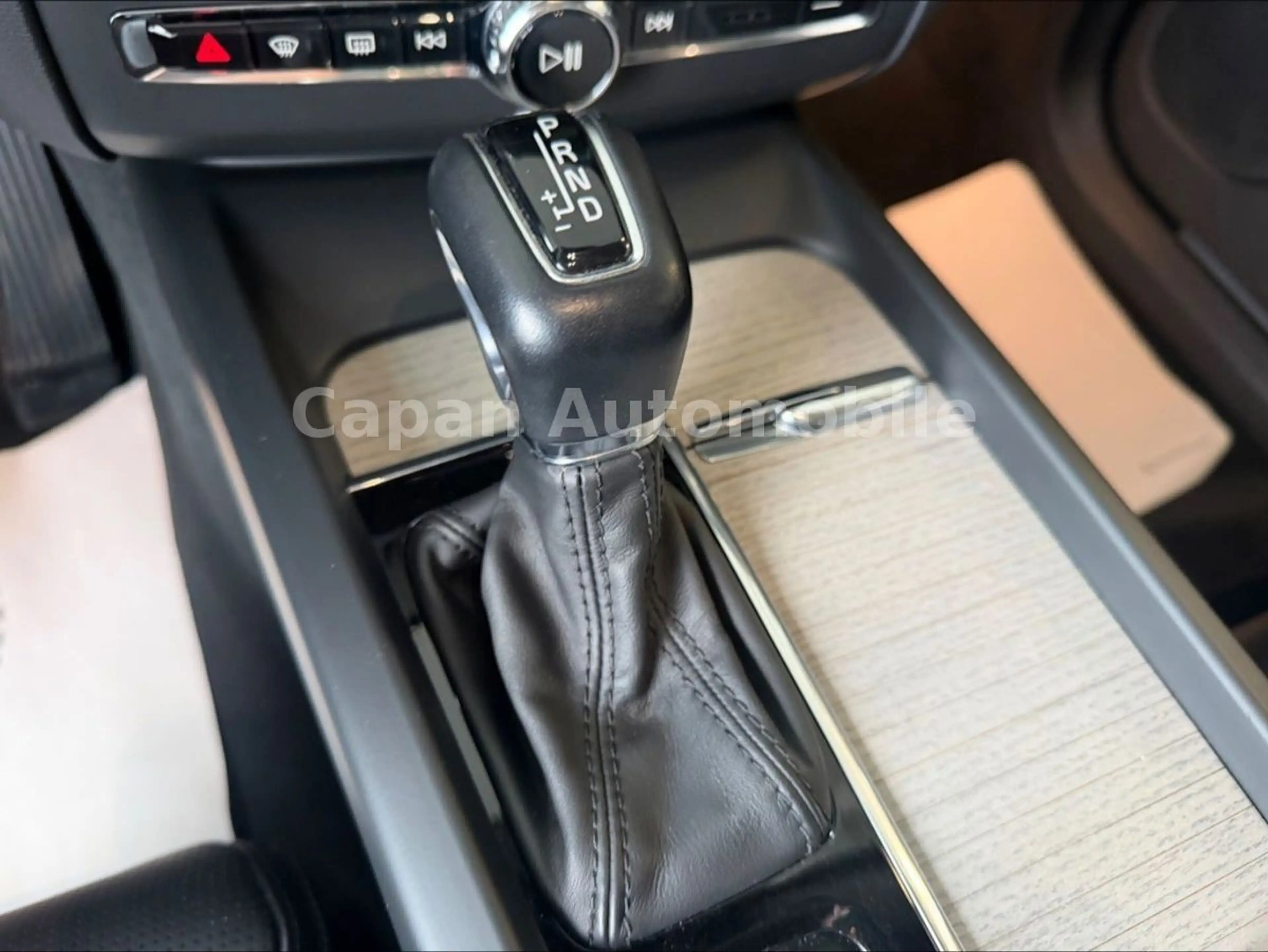 Volvo XC60 XC60 Inscription 2WD Automatik/Panorama/E6 — photo 11