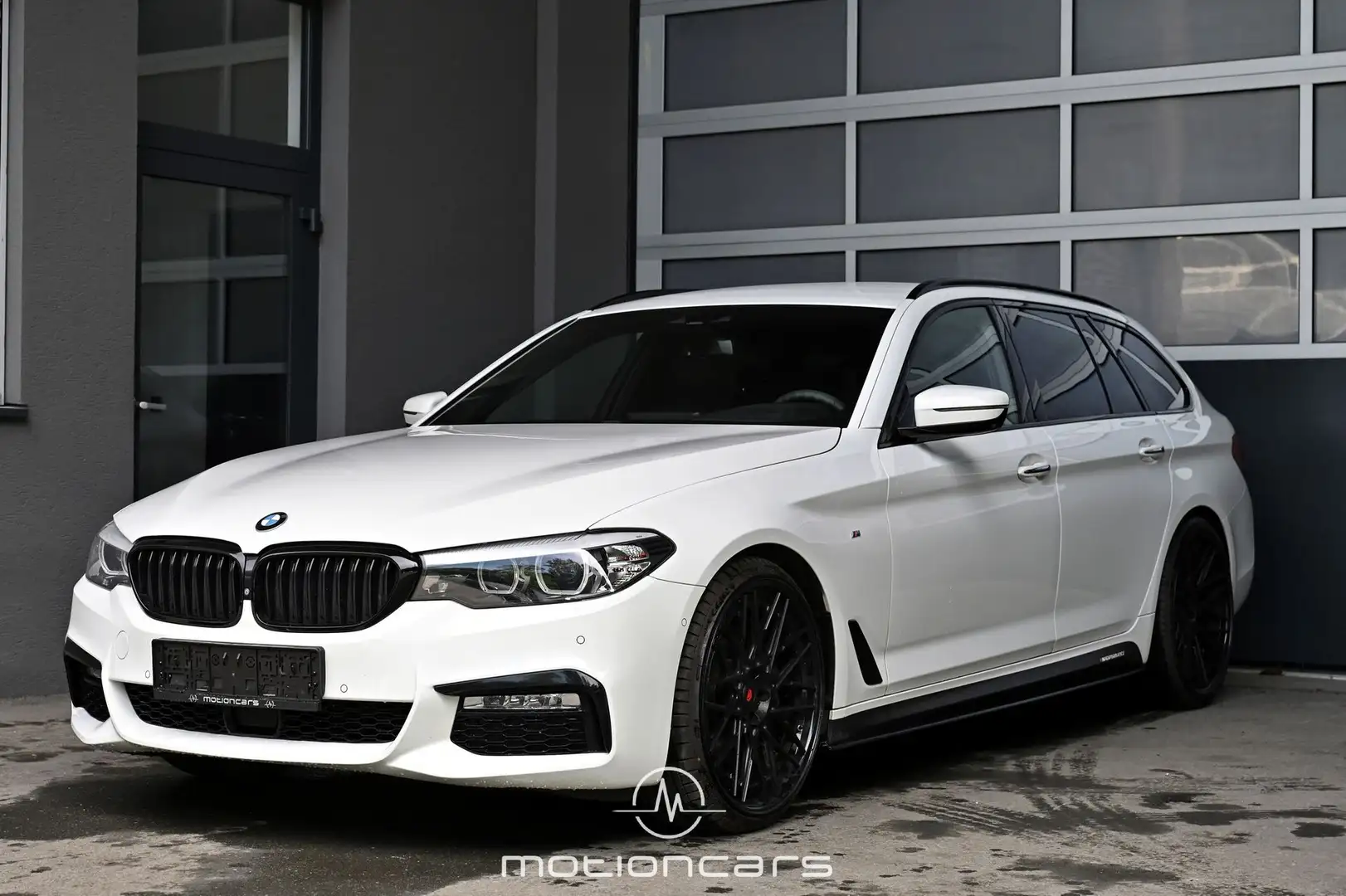 BMW 530 - 530 d Touring Aut. White - 1