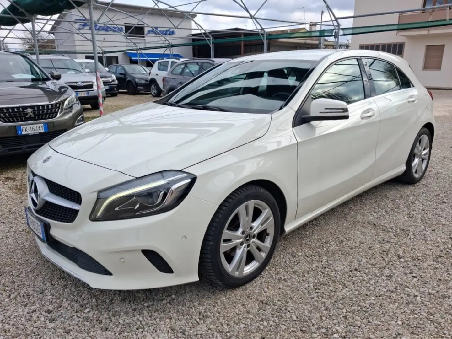Mercedes-Benz A 180 d Automatic Sport Next Blanc - 1