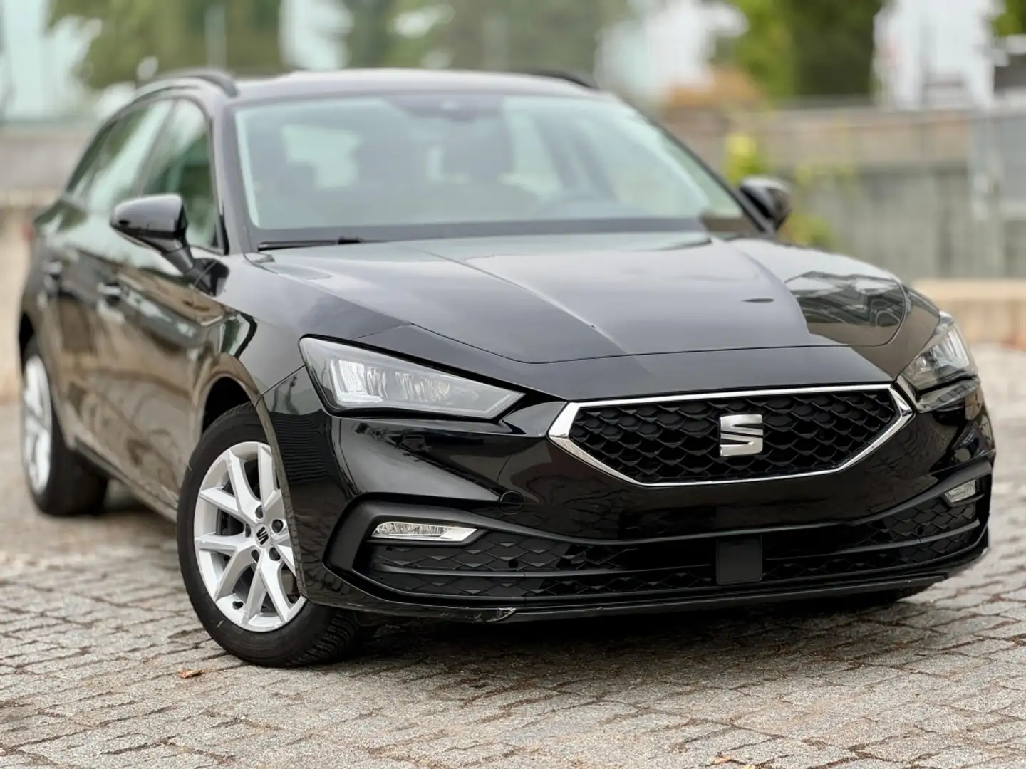 SEAT Leon 1.0 eTSI S&S Style XS DSG-7 110 Noir - 1