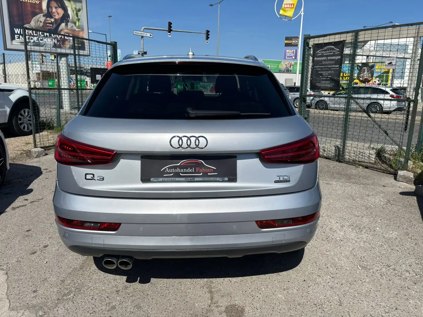 Audi Q3 2,0 TDI Sport quattro 150PS Parkhilfe Sitzheiz LED Silber - 2