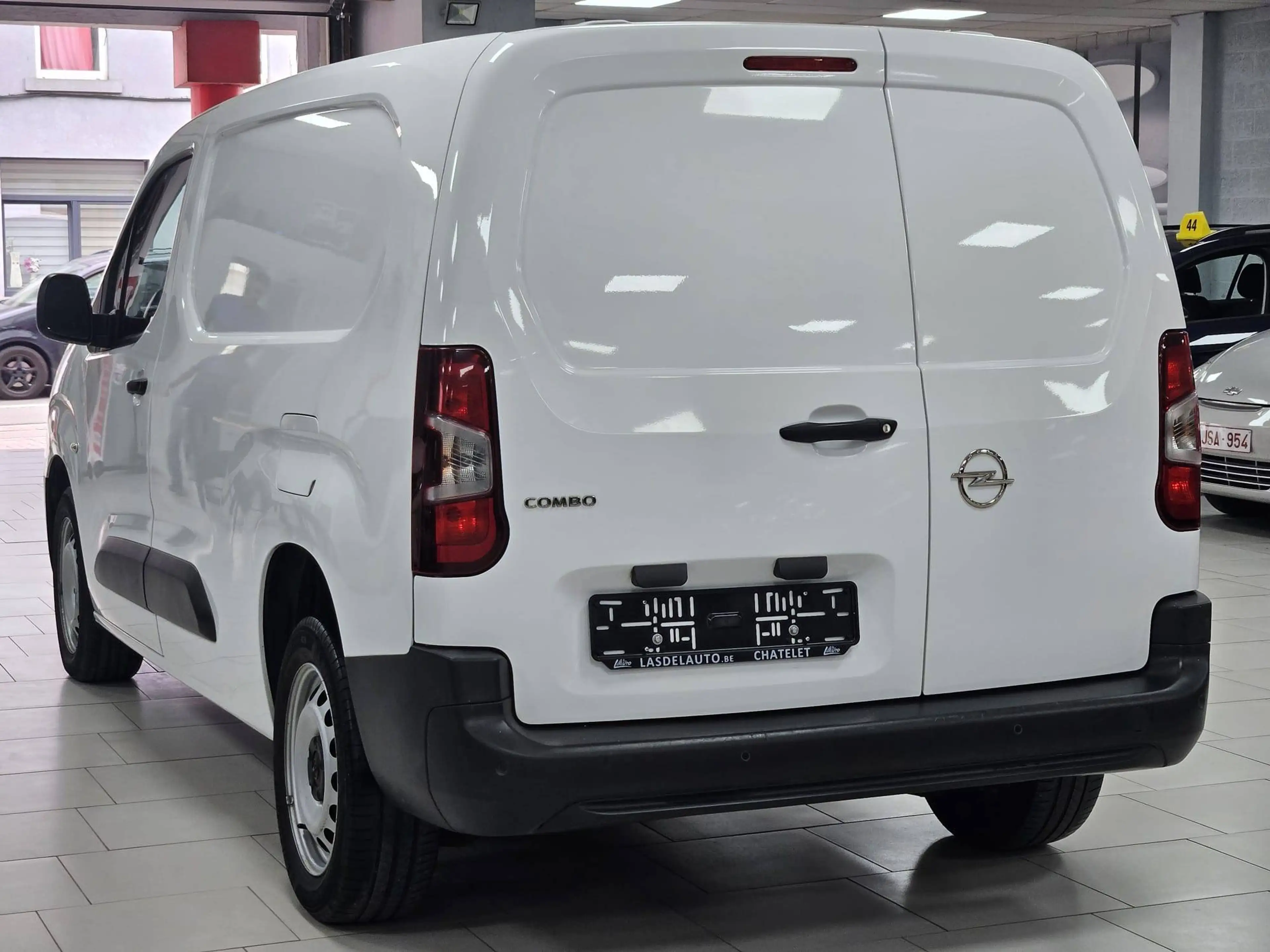 Opel Combo 1.5 TD BI L2H1 Long Châssis Heavy 3Places Carplay Android Lombaire Sensors Cruise — photo 4