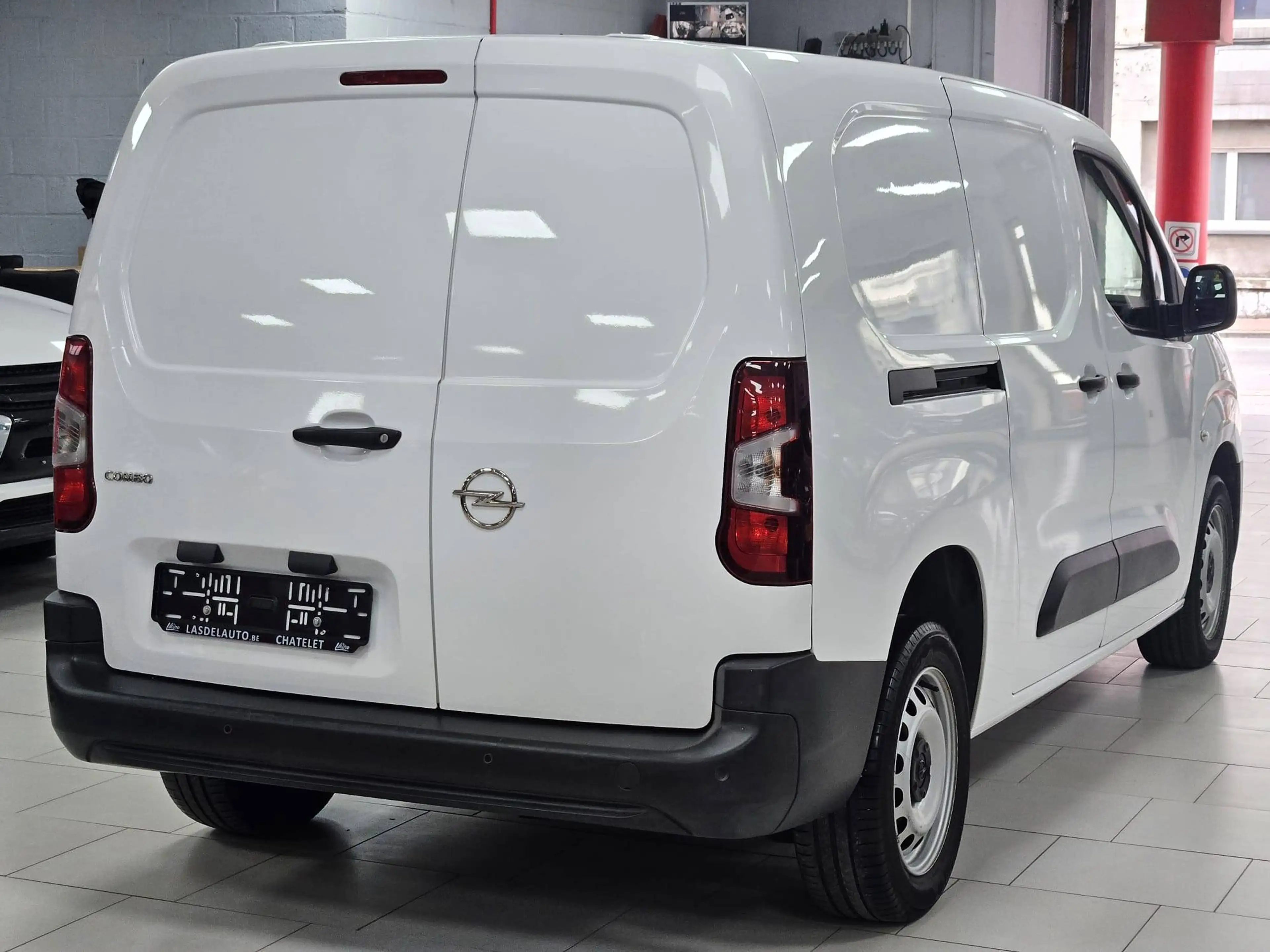 Opel Combo 1.5 TD BI L2H1 Long Châssis Heavy 3Places Carplay Android Lombaire Sensors Cruise — photo 2