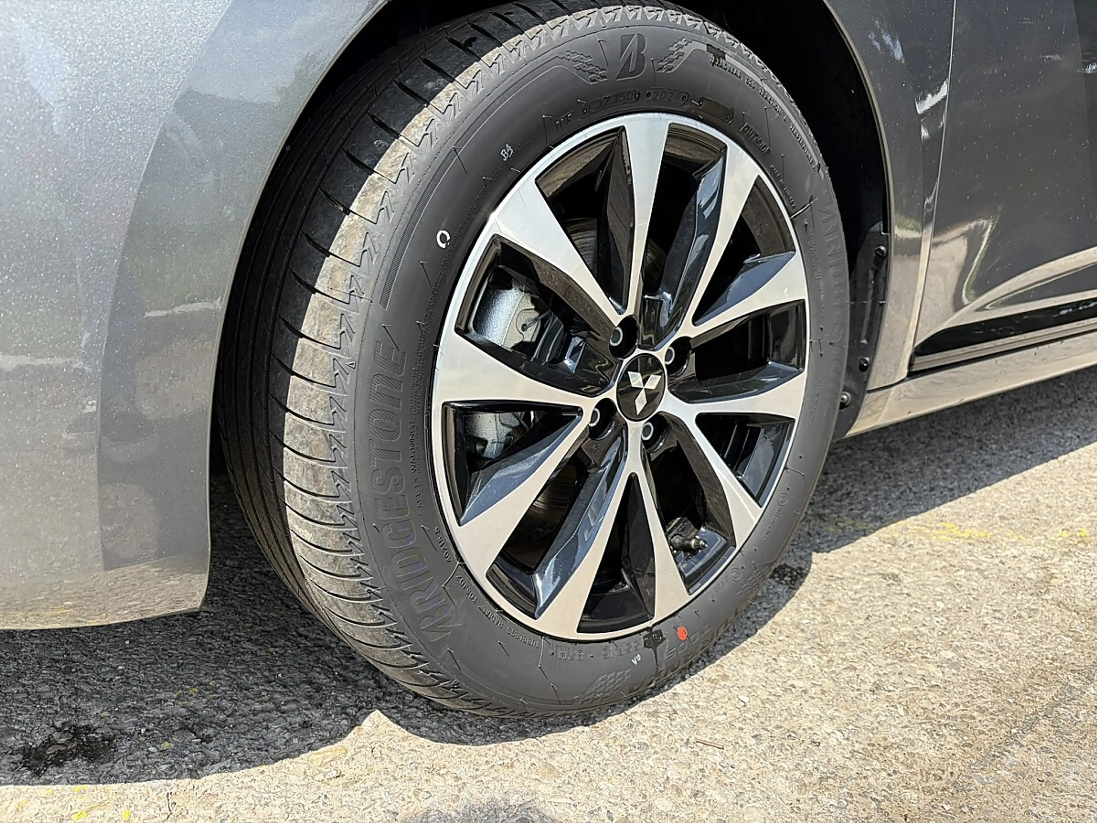 Mitsubishi Colt 1,6 HEV Invite — photo 11