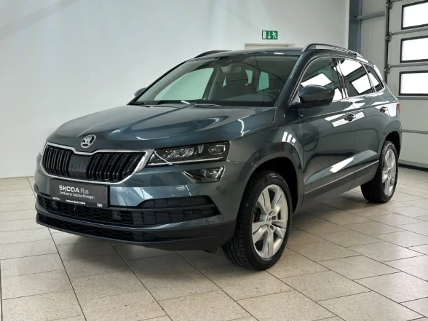 Skoda Karoq 1.5 TSI Style Navi AHK SHZ LED Kamera Grau - 2