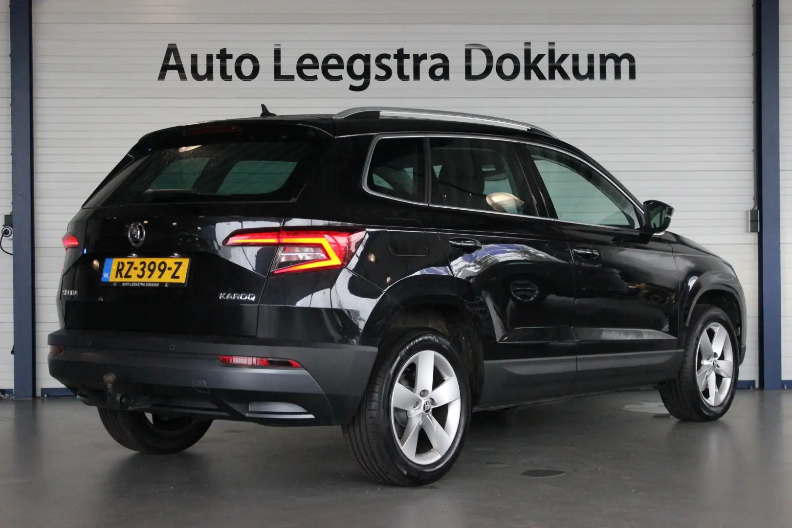 Skoda Karoq 1.0 TSI Style Trekhaak | Full LED | Carplay | Keyl Zwart - 2
