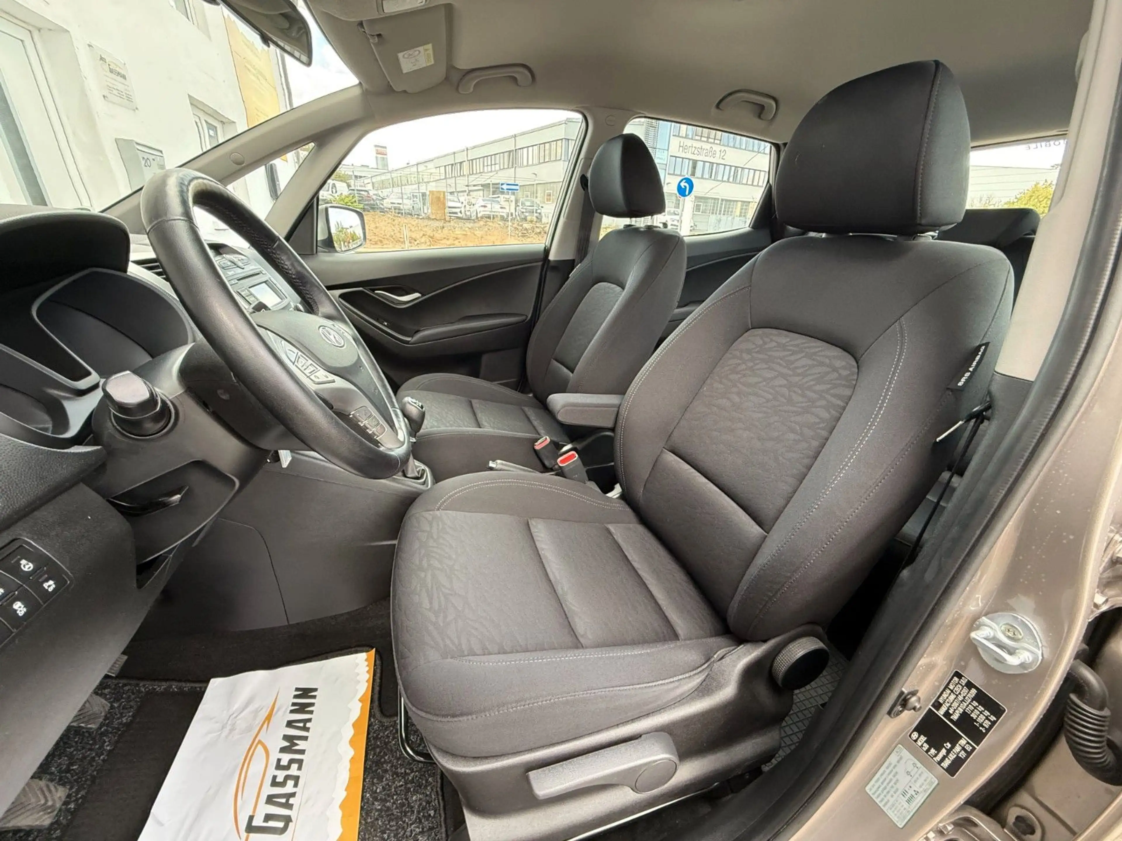 Hyundai iX20 1.6i YES! Klimaauto. SHZ+LKHZ PDC Tempomat — photo 9