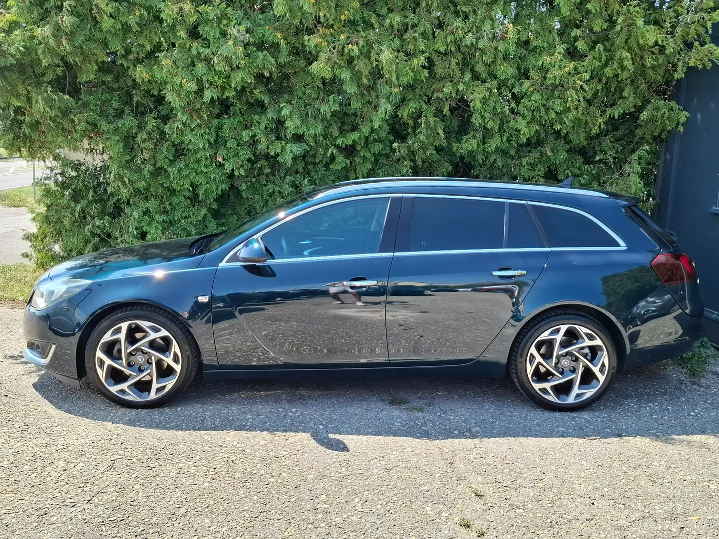 Opel Insignia 2,0 CDTi +1.BESITZ+Navigation+elektr. Heckklappe Grün - 2