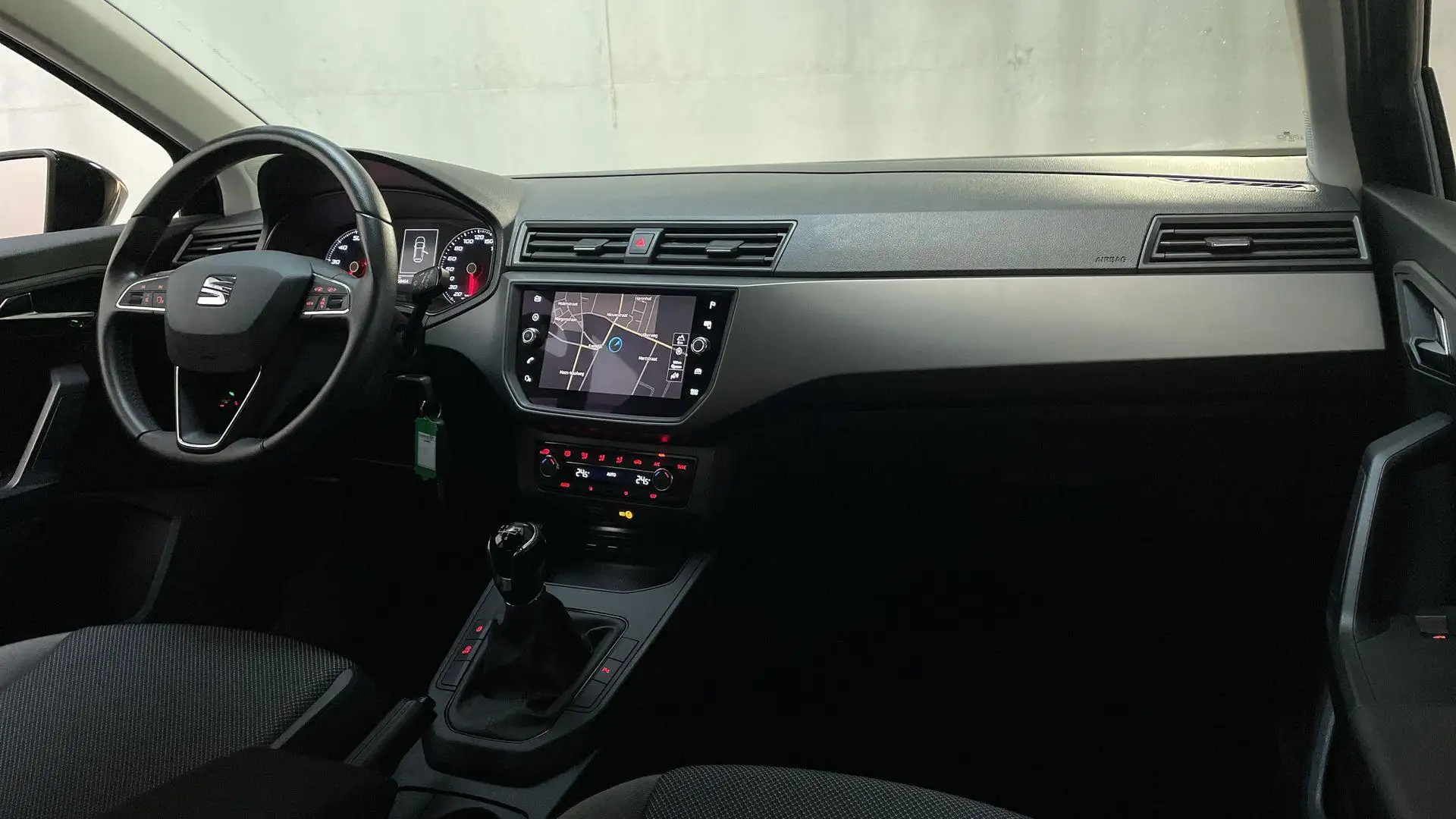 SEAT Ibiza 1.0 TSI Style Business Intense Camera Climate Cont Zwart - 2